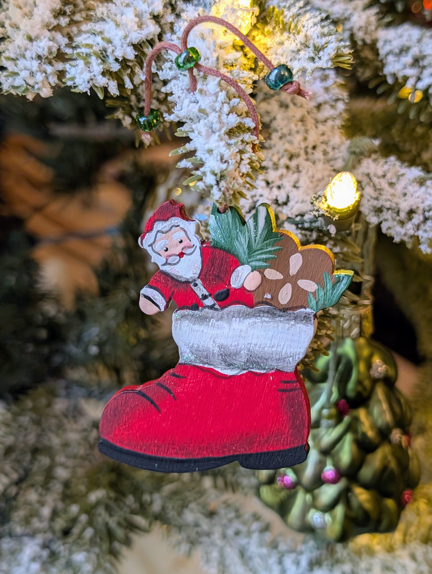 Botte rouge et ses petits cadeaux 🇩🇪