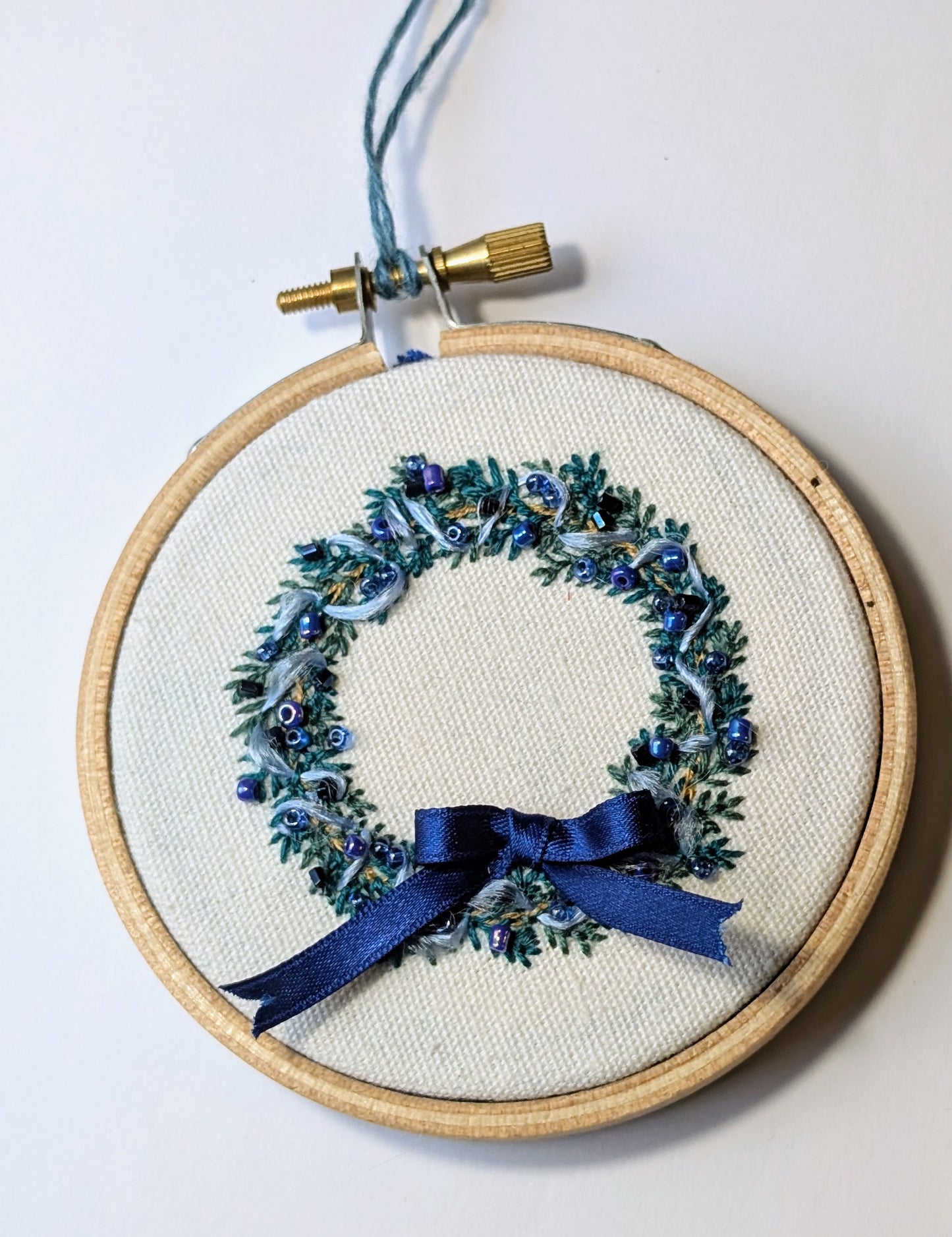 Broderie Couronne - Bleu avec guirlande 🇫🇷