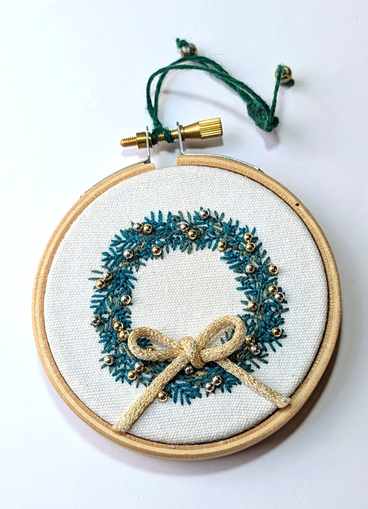 Broderie Couronne - Or et Argent. 🇫🇷