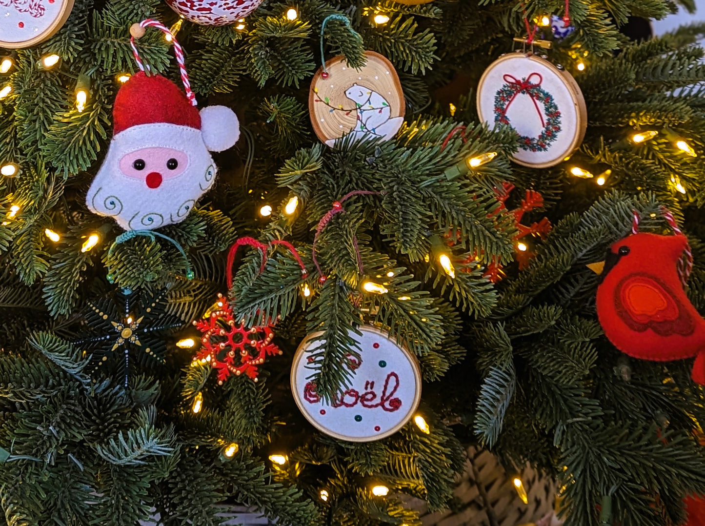 Broderie Noël - Rouge & Vert 🇫🇷