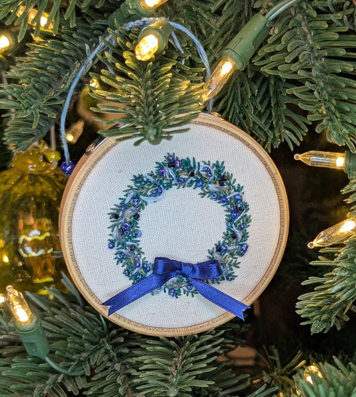 Broderie Couronne - Bleu avec guirlande 🇫🇷