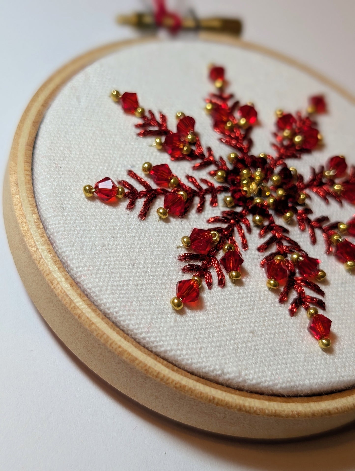 Broderie - flocon perlé Rouge et Or 🇫🇷