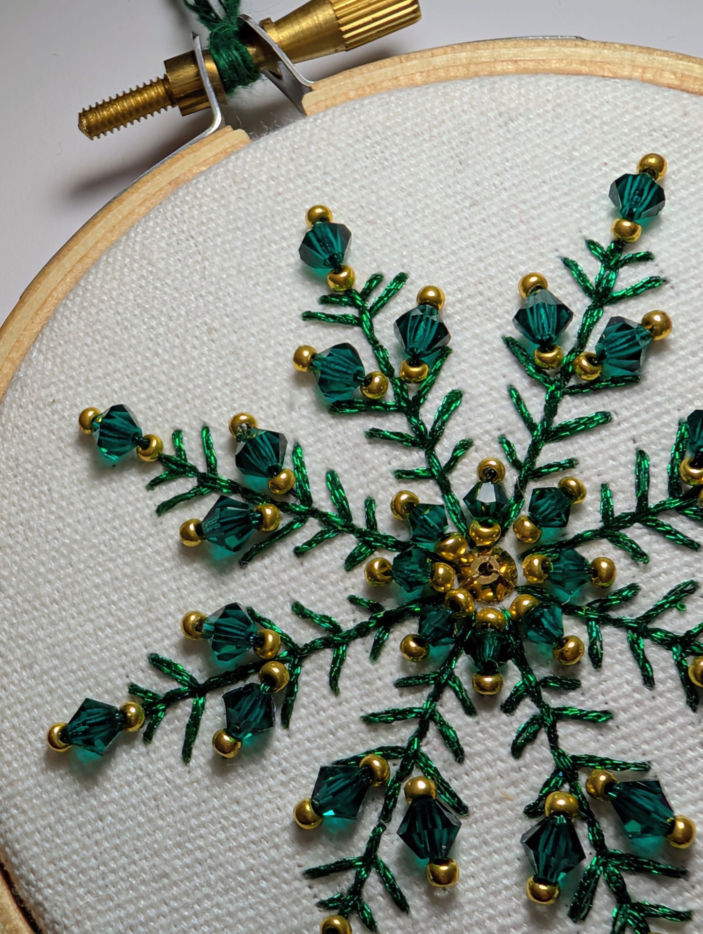 Broderie - flocon perlé Vert et Or 🇫🇷