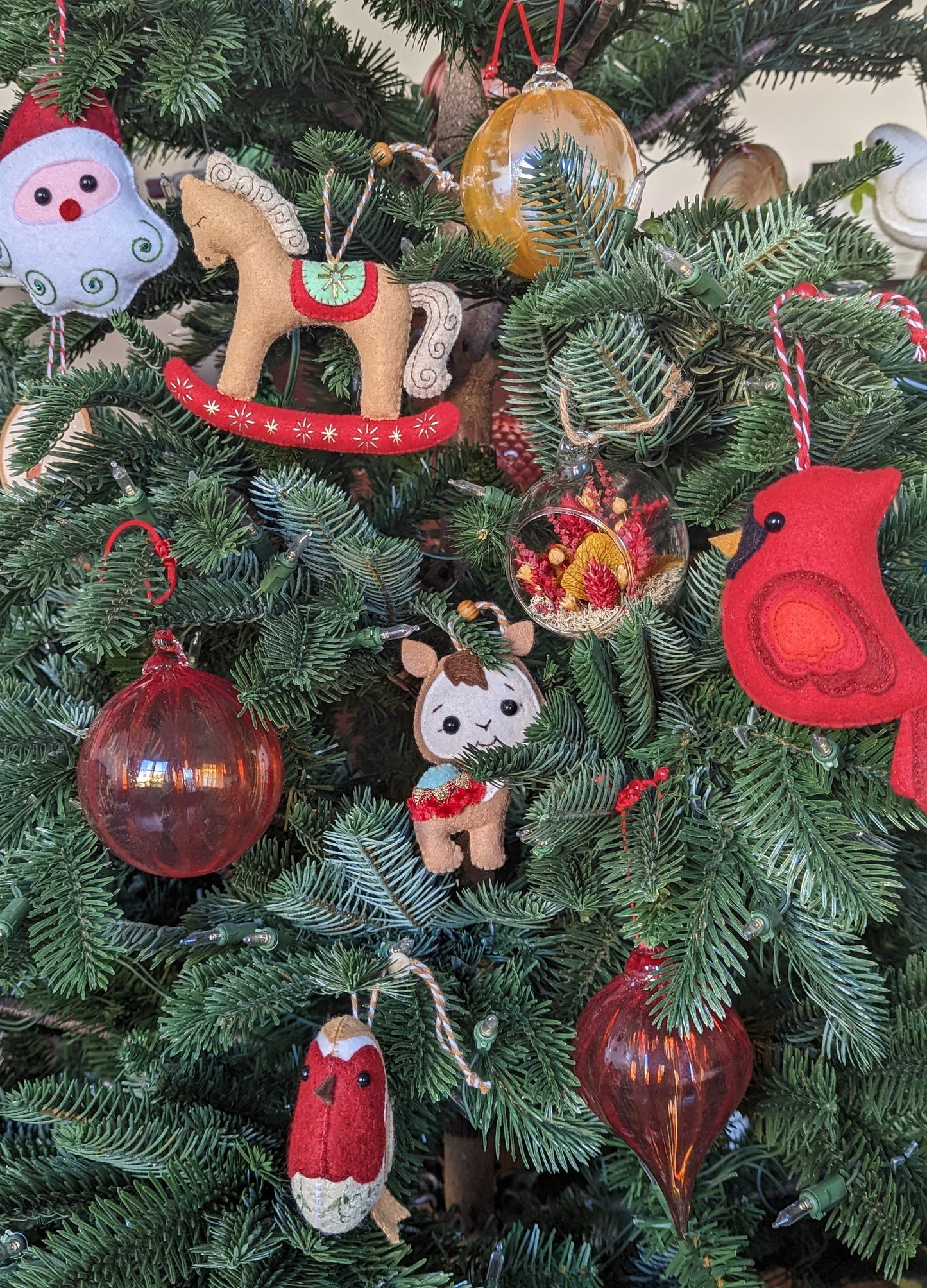 Le cheval à bascule perlé 🇫🇷